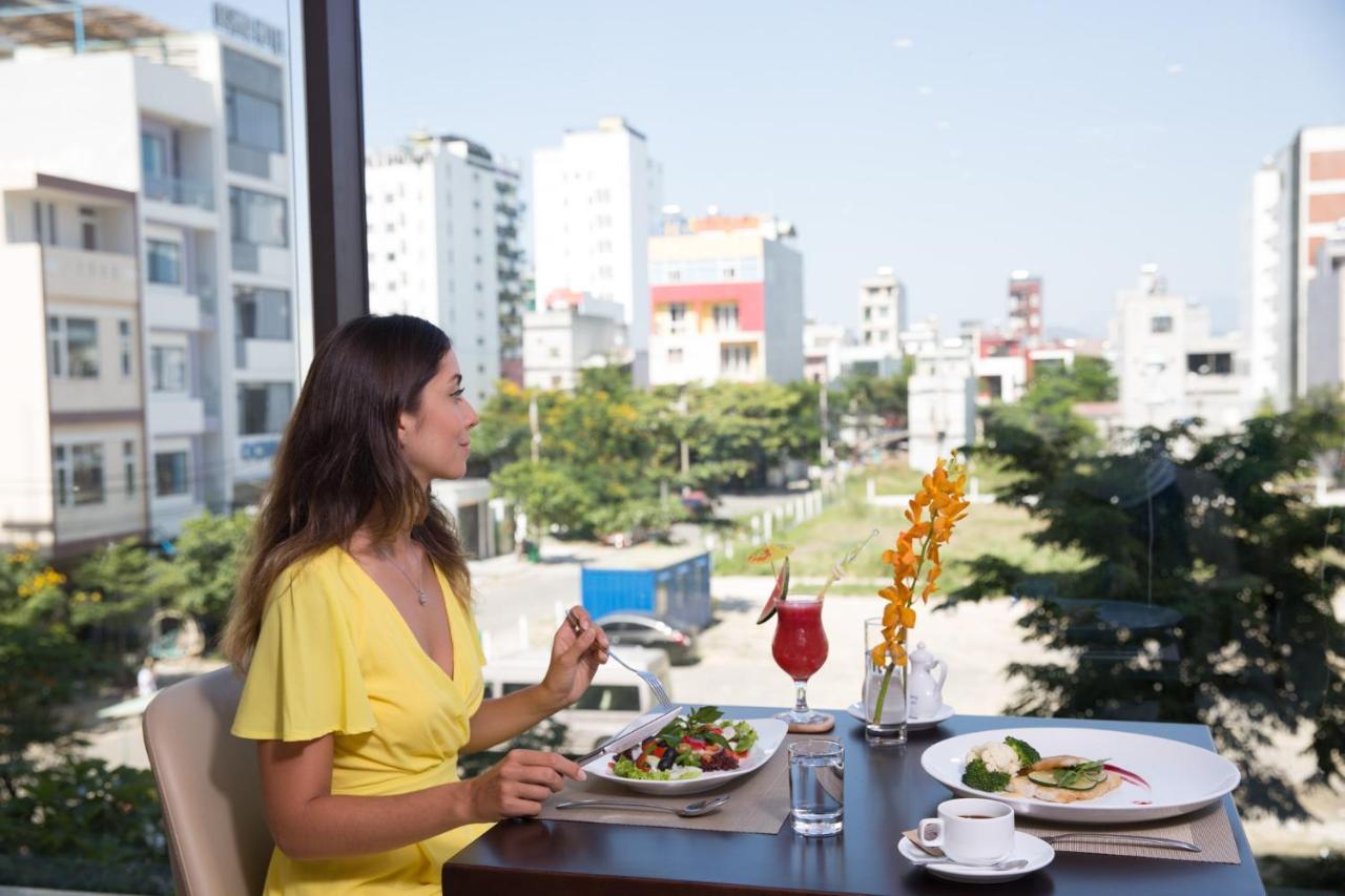 Golden Line Hotel Danang Exterior photo